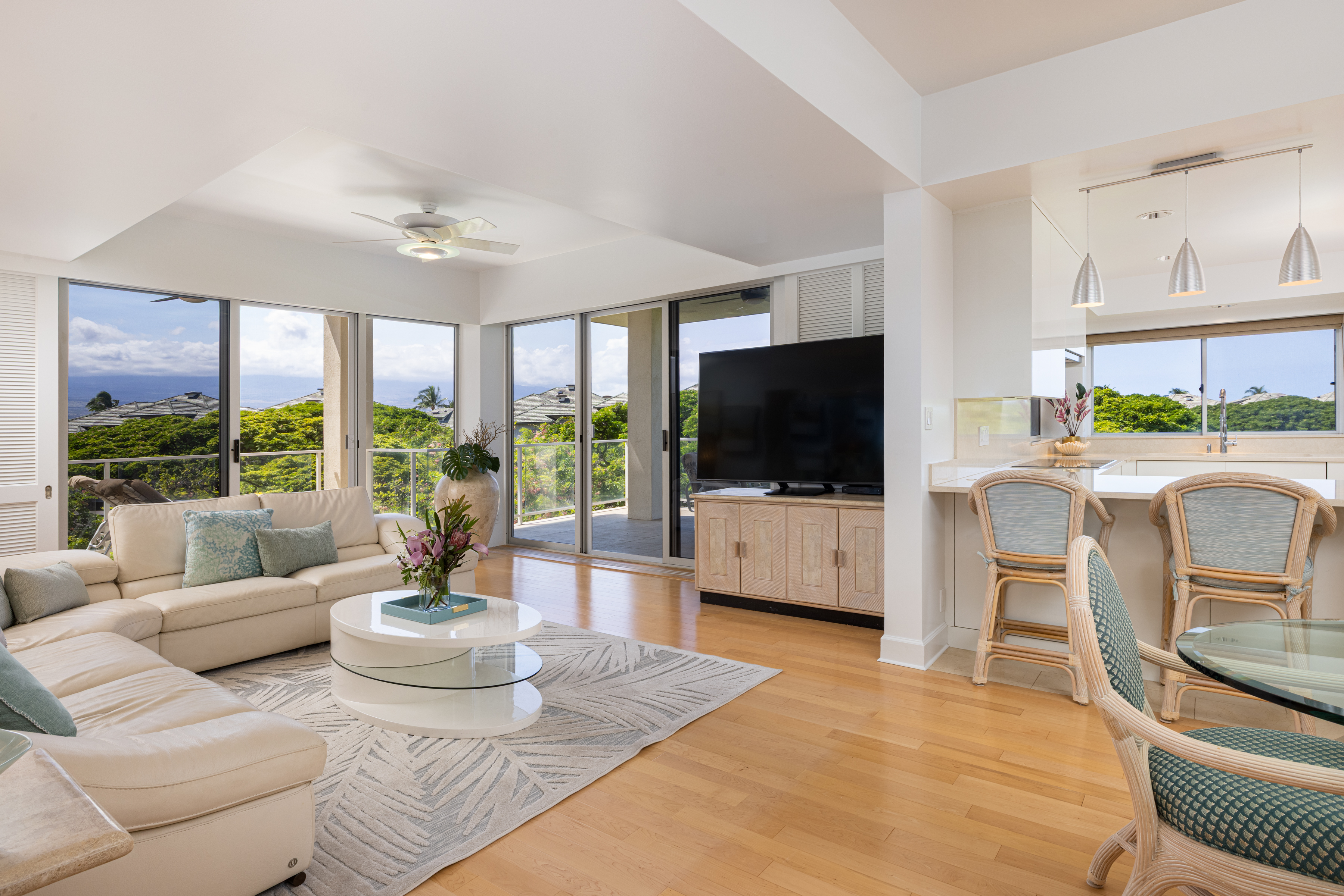 2 Bed 3 Bath Condo in Waikoloa