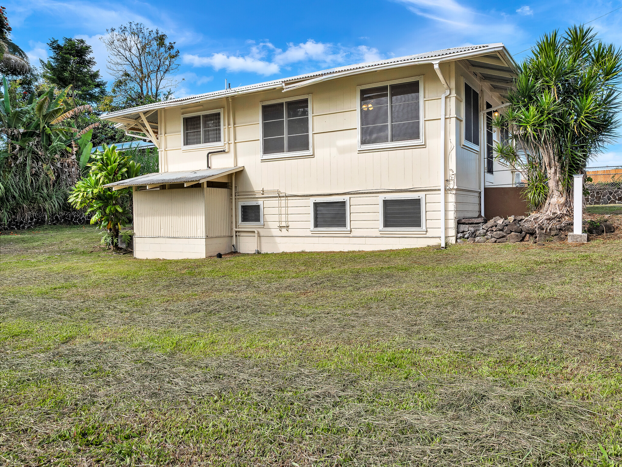 297 PUAINAKO ST - Photo 3