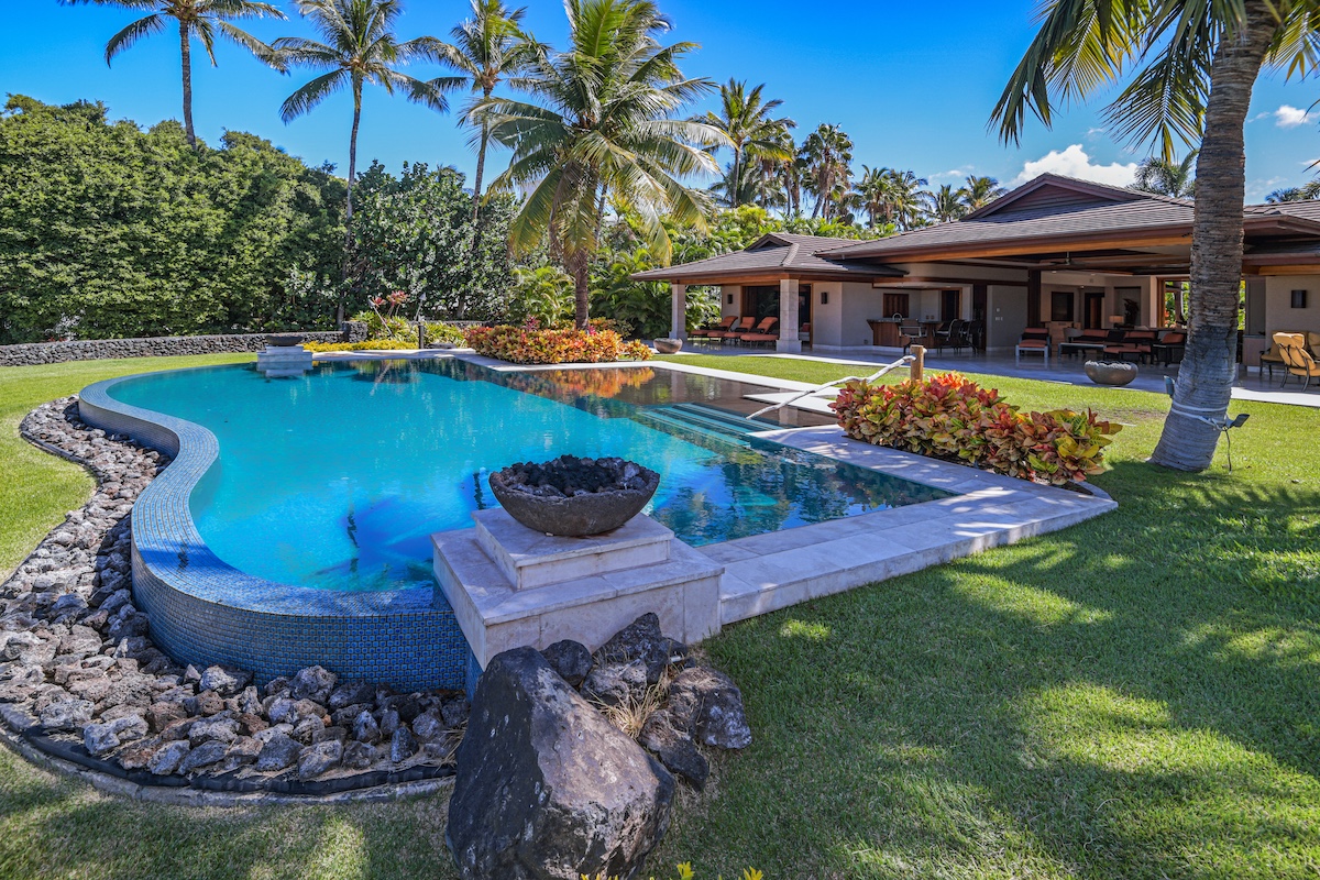 4 Bed 5 Bath House in Kamuela