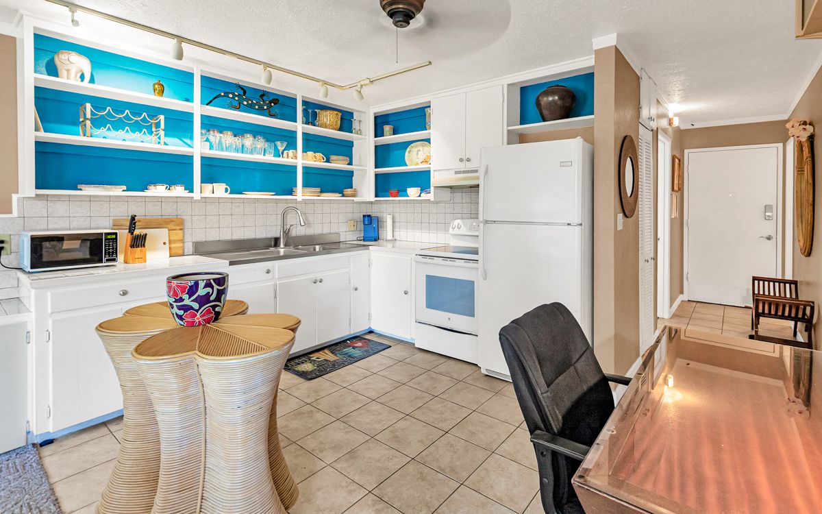 360 KAUILA ST Unit 112 - Photo 4