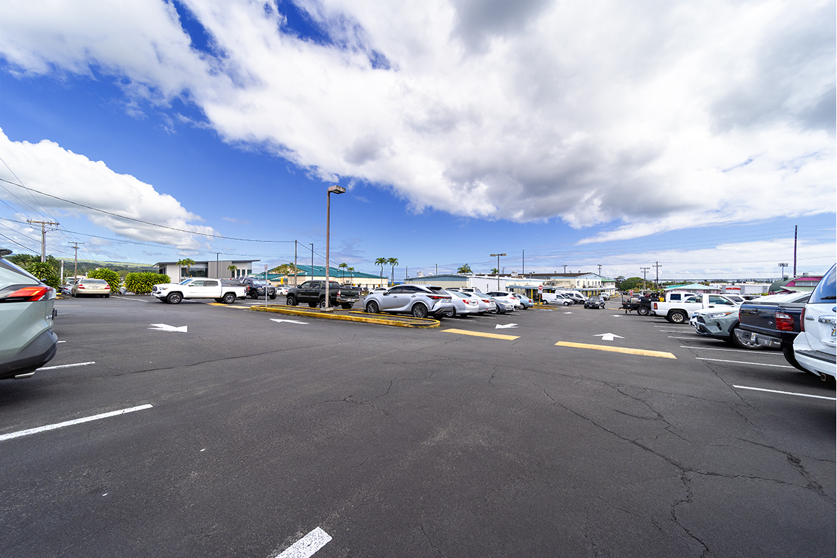 1 Bath Commercial in Hilo