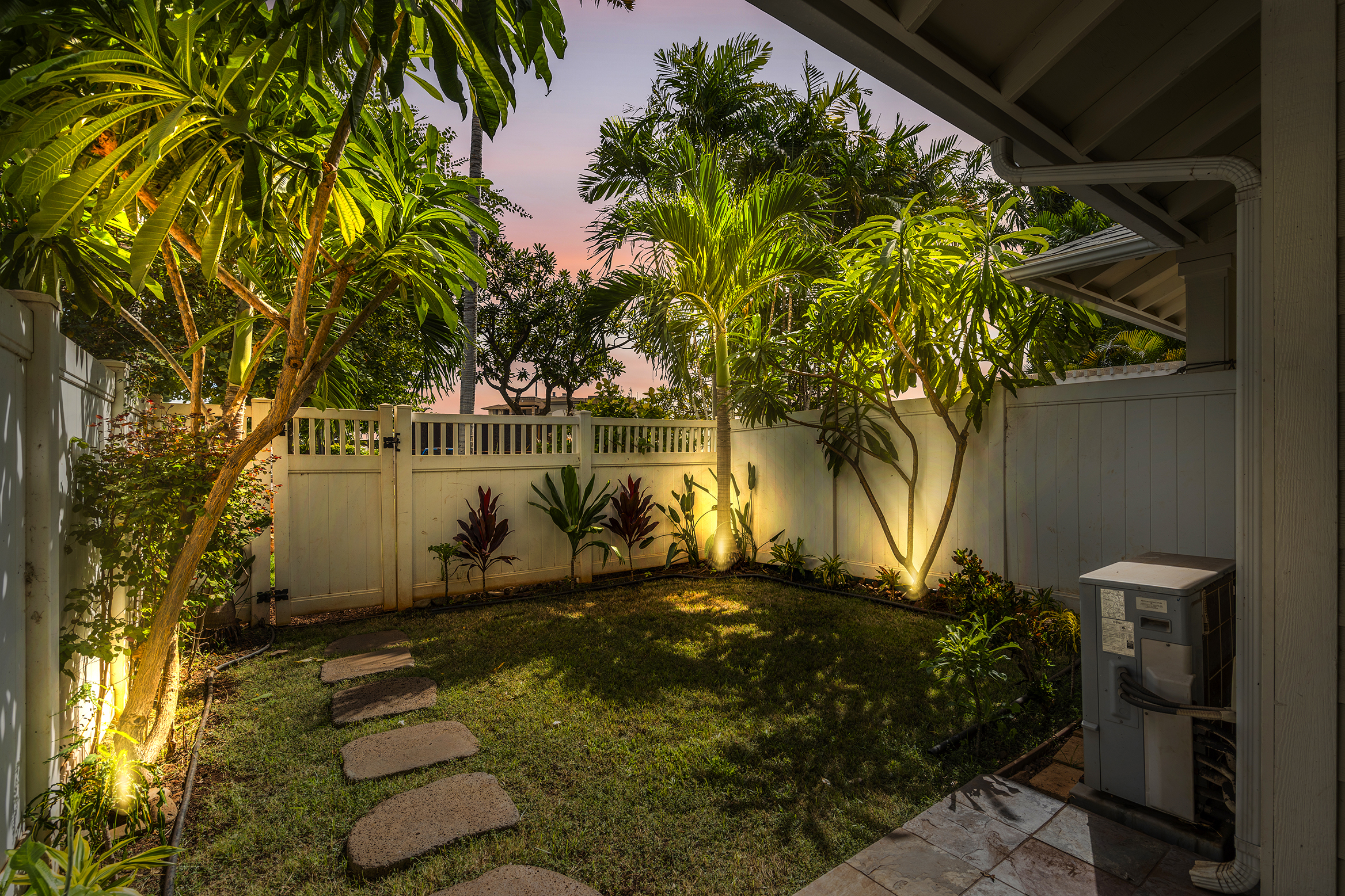 3 Bed 3 Bath Condo in Lahaina