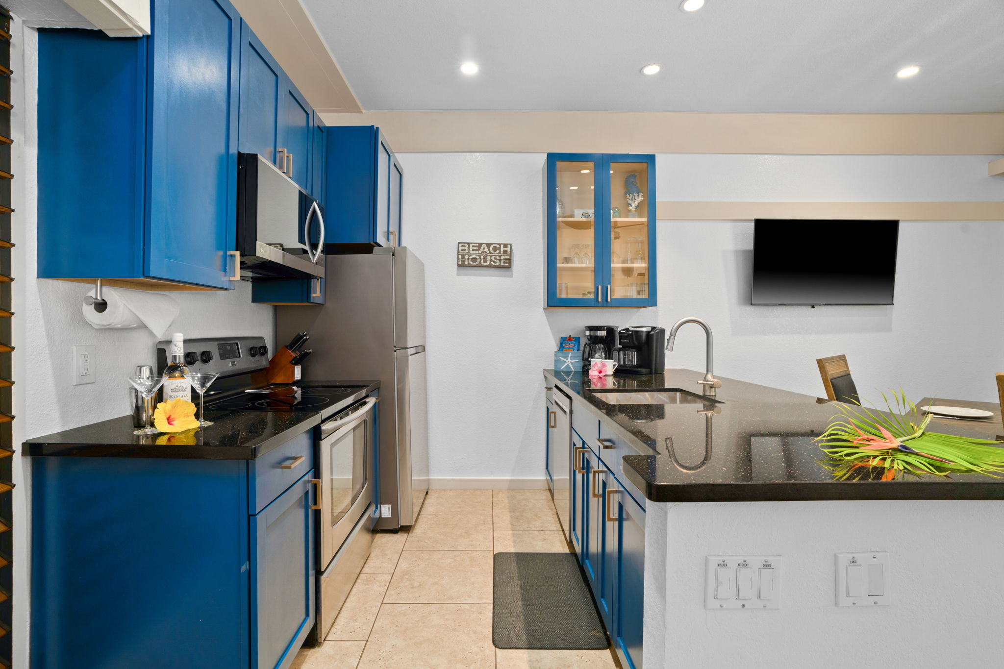 2253 POIPU RD Unit 441 - Photo 3