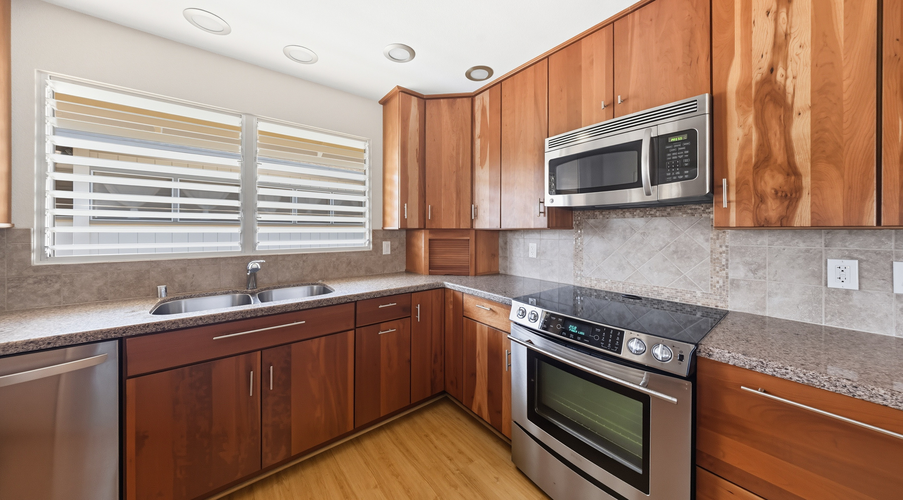 4291 KAANA ST - Photo 3