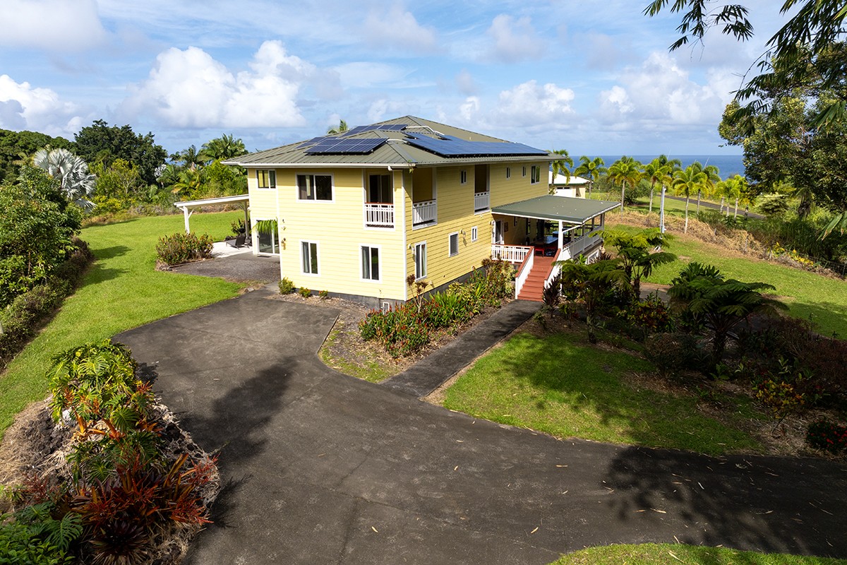 7 Bed 8 Bath House in Pepeekeo