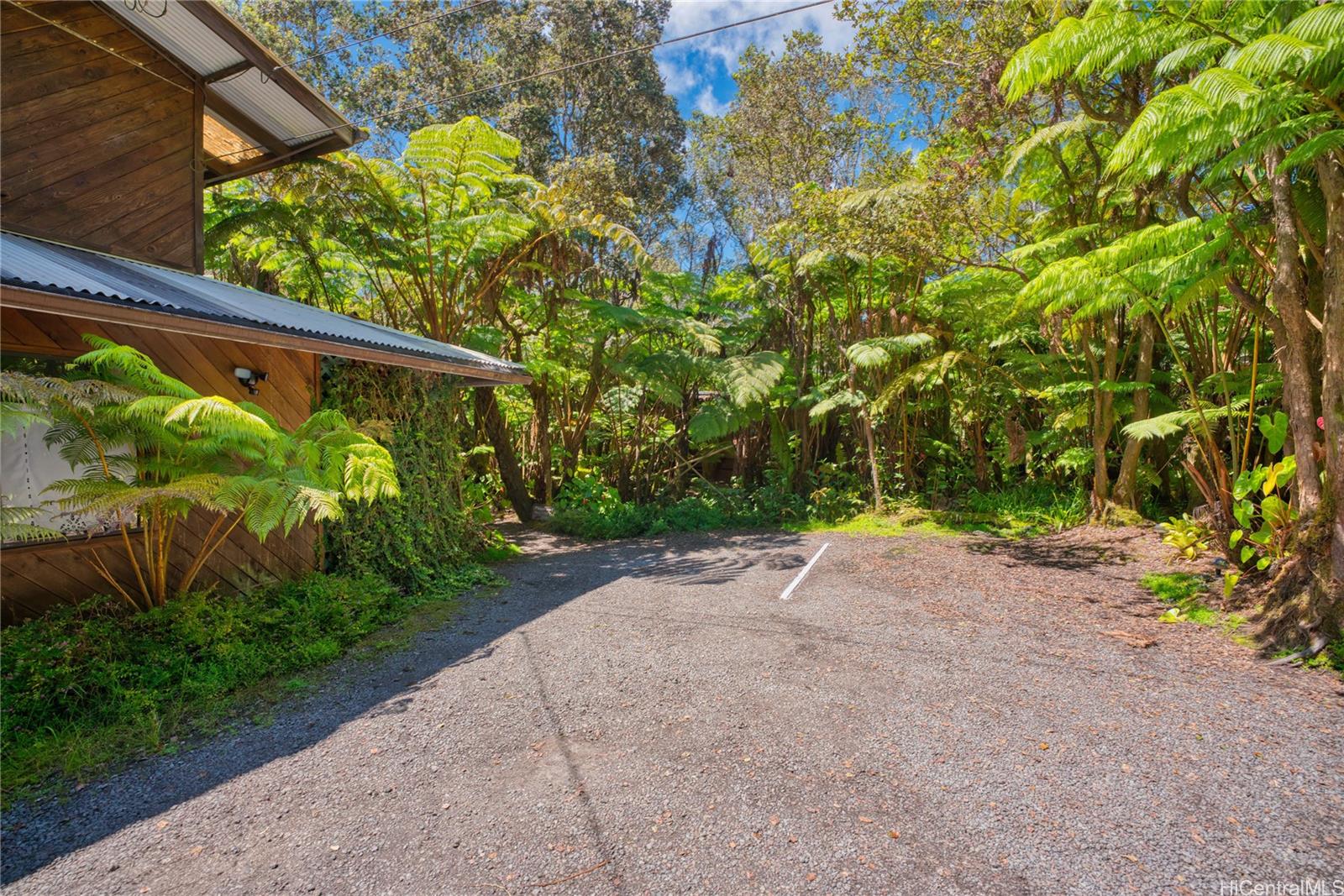 2 Bed 4 Bath House in Volcano